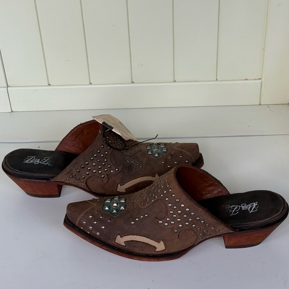 Dan Post Shoes - Dan Post Ladies Tan Oiled Mule with Studs and Cushion Comfort Insole DPP5099
